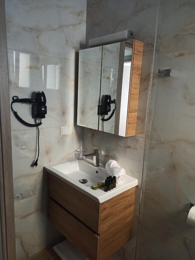 Cyclops Luxury